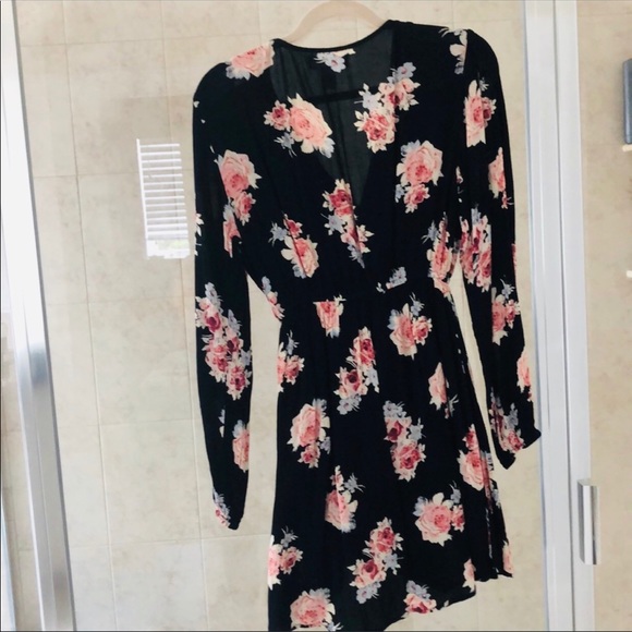 Band of Gypsies Floral Faux Wrap Dress Size Medium - Picture 7 of 8